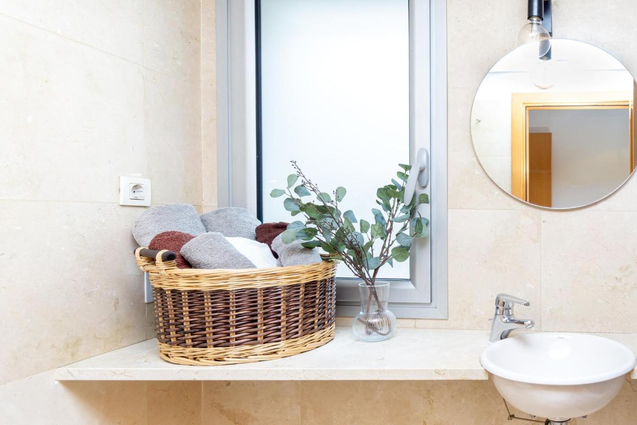 Enjoy Apartments Maria II Барселона Екстериор снимка
