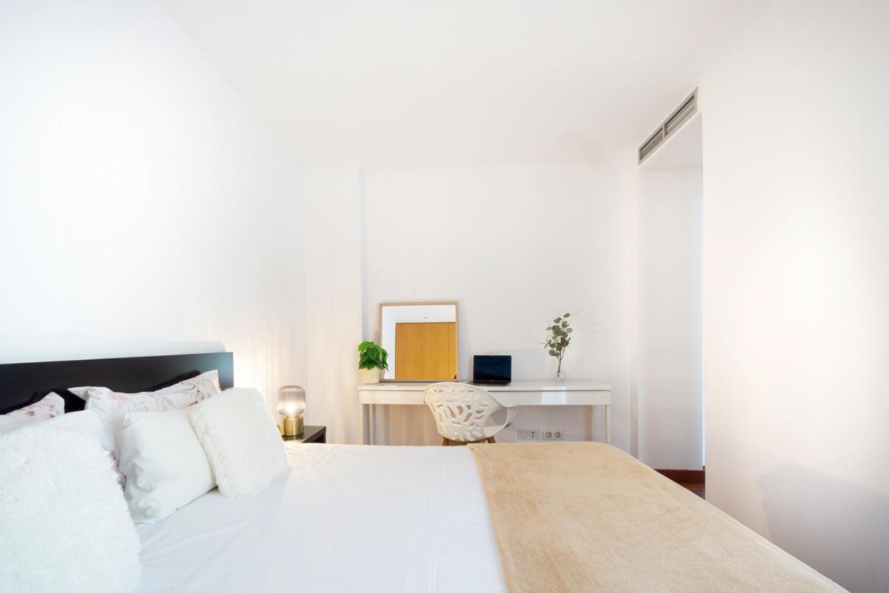 Enjoy Apartments Maria II Барселона Екстериор снимка