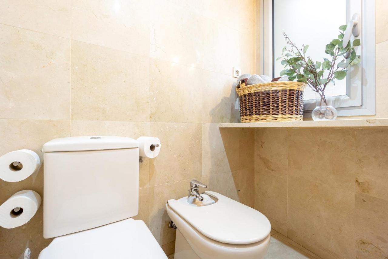 Enjoy Apartments Maria II Барселона Екстериор снимка