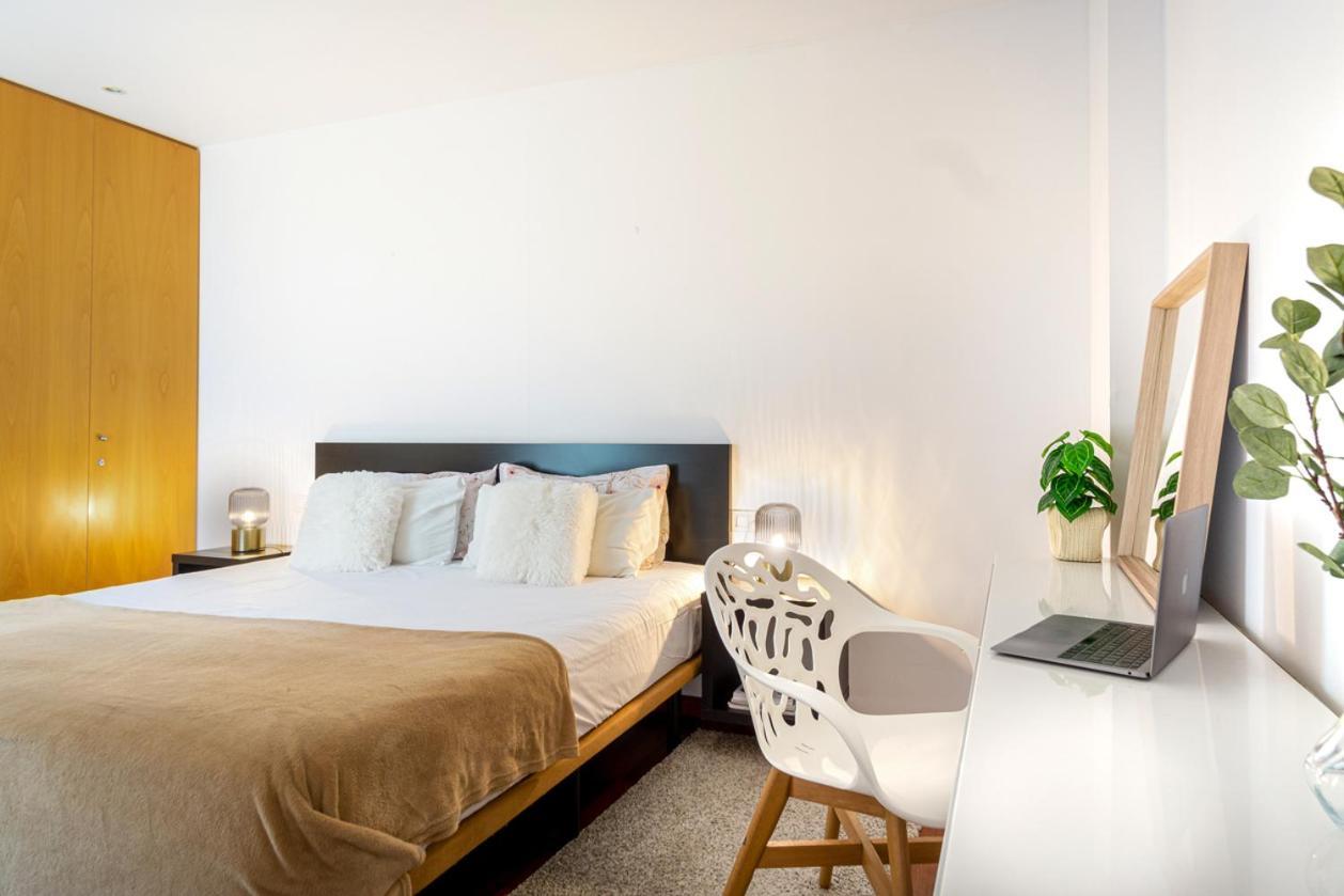 Enjoy Apartments Maria II Барселона Екстериор снимка